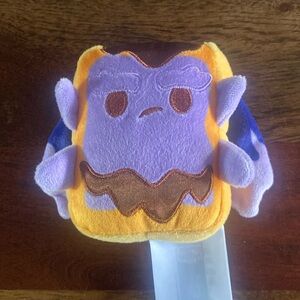 Disney Munchlings Plush Goliath Berry Breakfast Pastry (Gargoyles) Strawberry